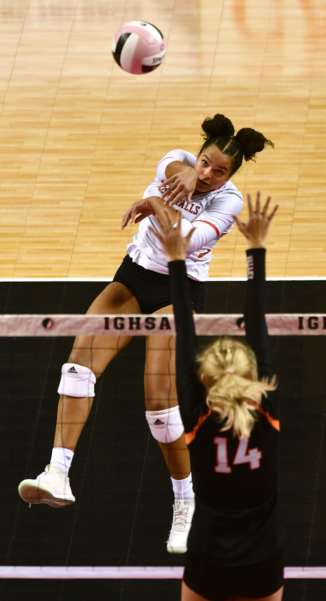 Cedar Falls vs West Des Moines Valley state volleyball